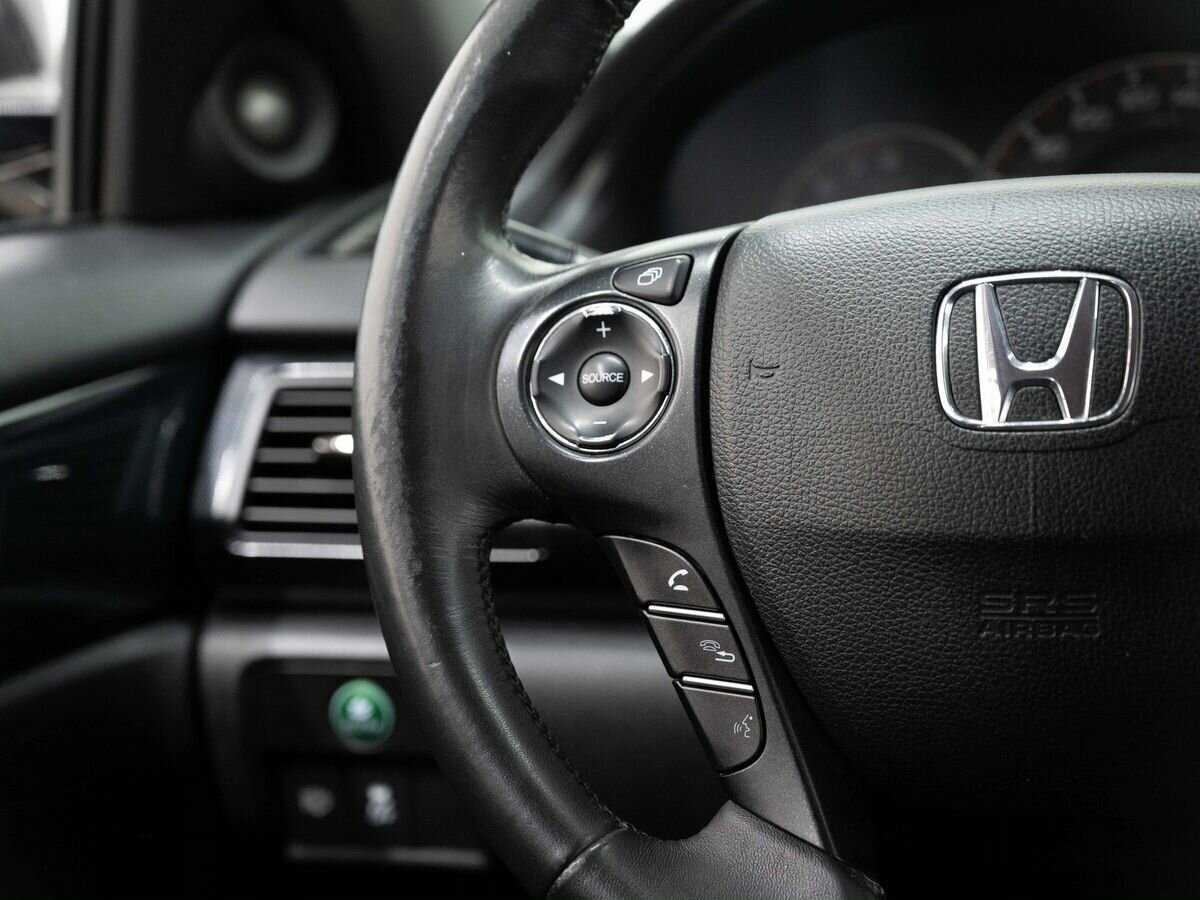 Купить Honda Accord с пробегом. Фото: #14