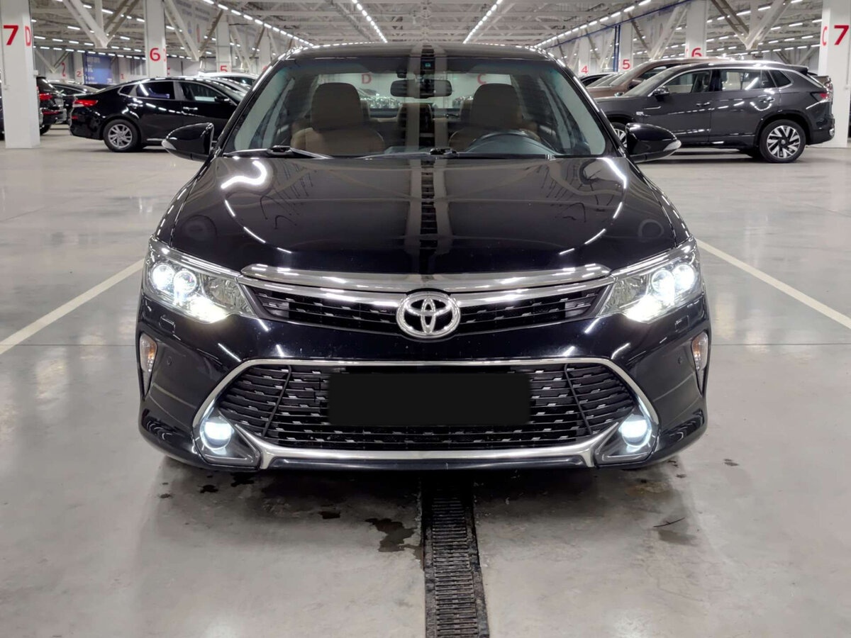 Купить Toyota Camry с пробегом. Фото: #1