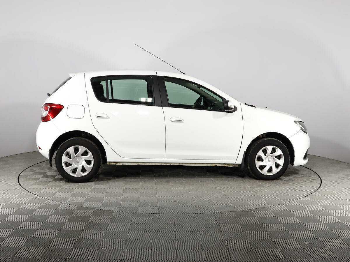 Купить Renault Sandero с пробегом. Фото: #4