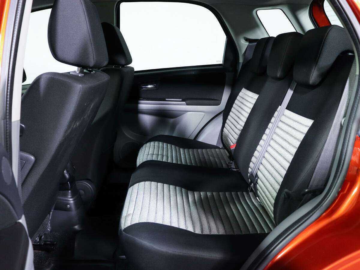 Купить Suzuki SX4 с пробегом. Фото: #7