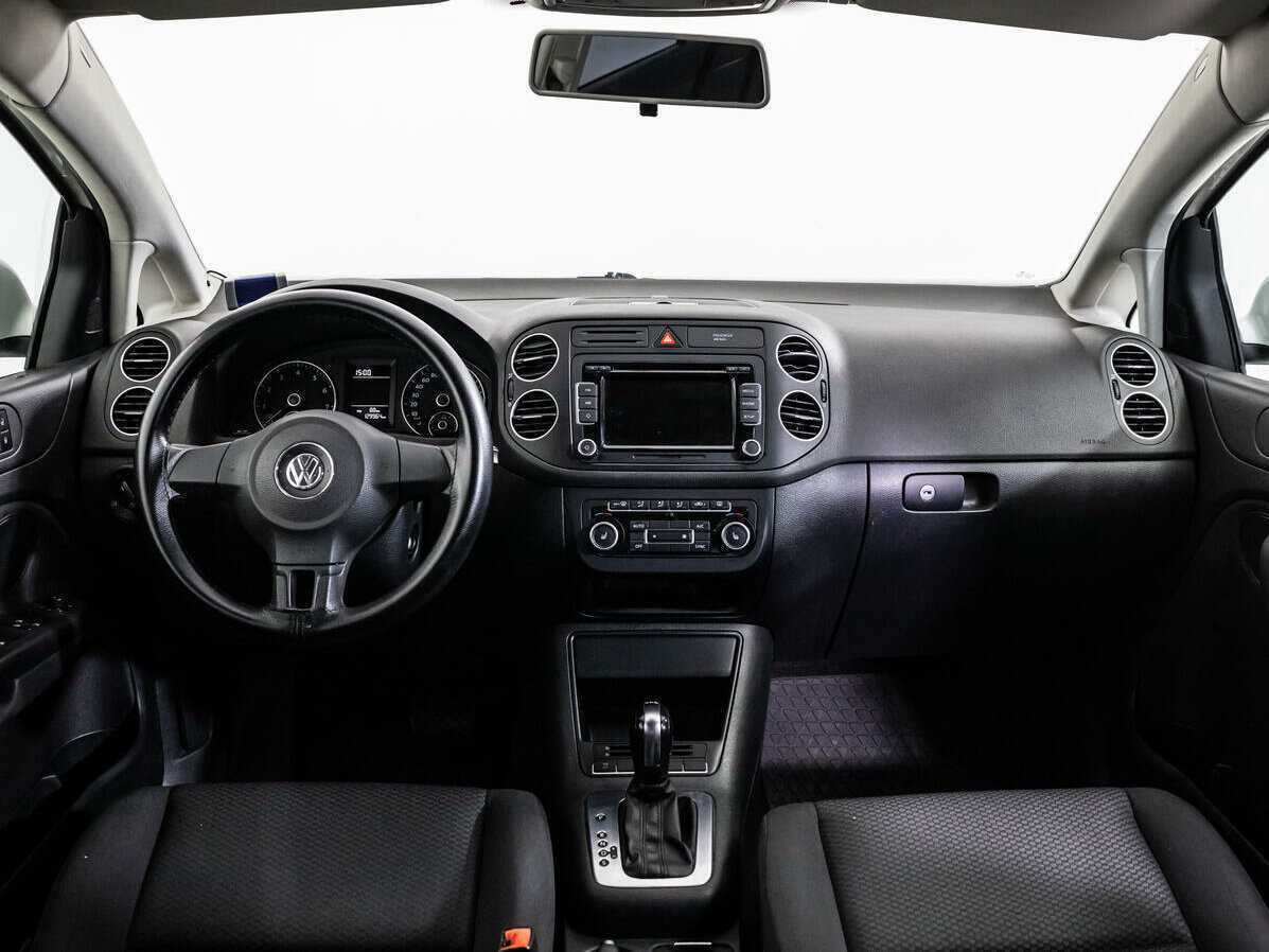Купить Volkswagen Golf Plus с пробегом. Фото: #12
