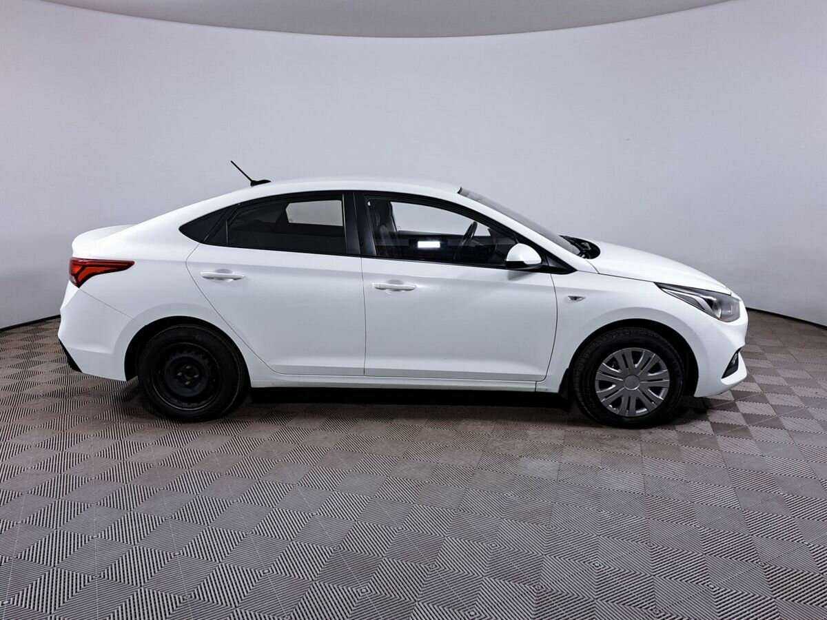 Купить Hyundai Solaris с пробегом. Фото: #3