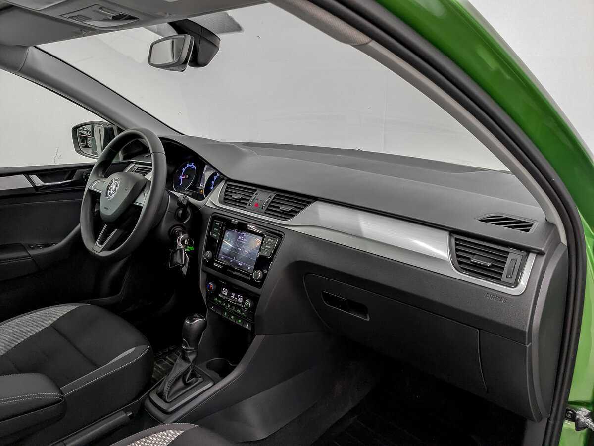 Купить Skoda Rapid с пробегом. Фото: #10