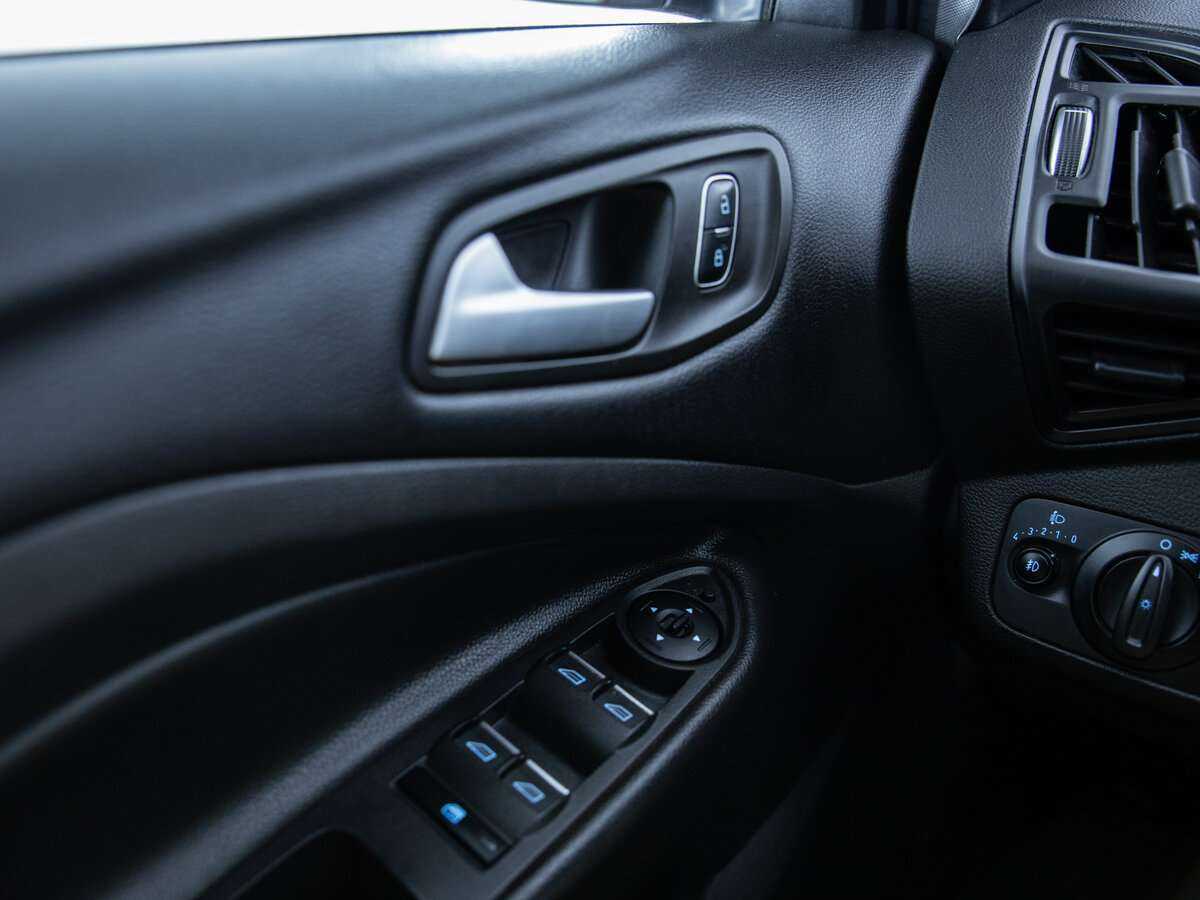 Купить Ford Kuga с пробегом. Фото: #13