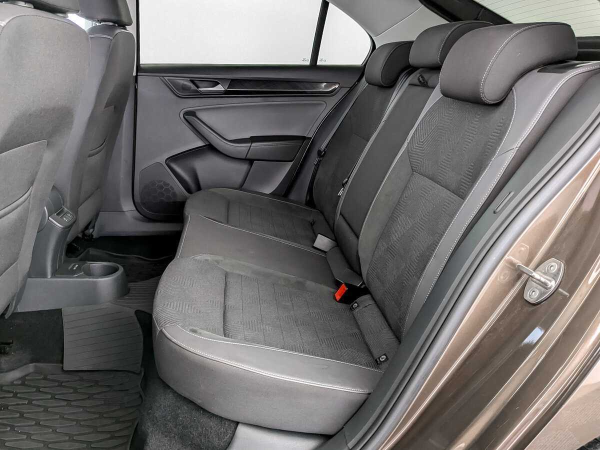 Купить Volkswagen Polo с пробегом. Фото: #9