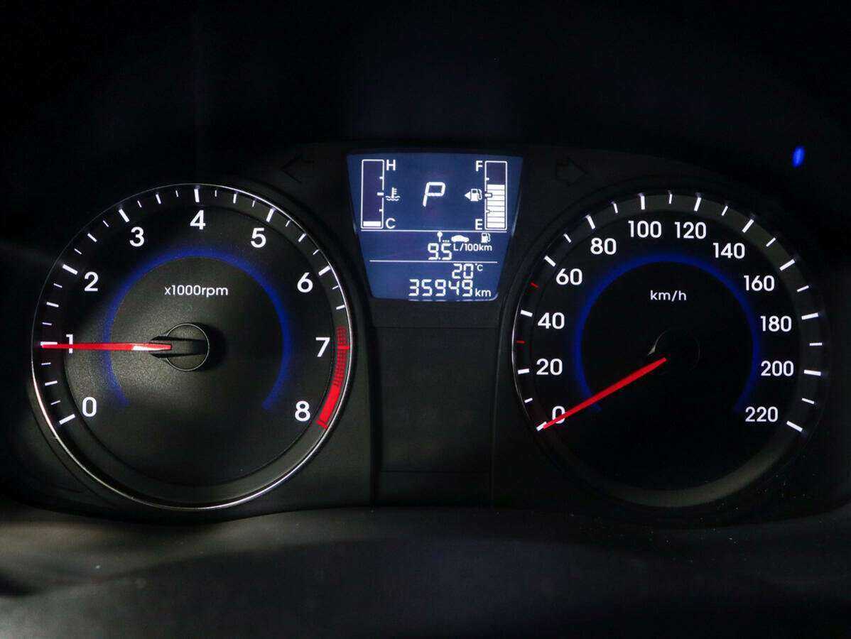 Купить Hyundai Solaris с пробегом. Фото: #8