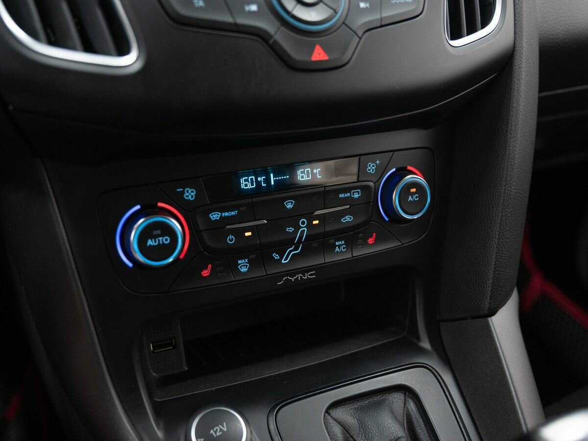 Купить Ford Focus с пробегом. Фото: #17