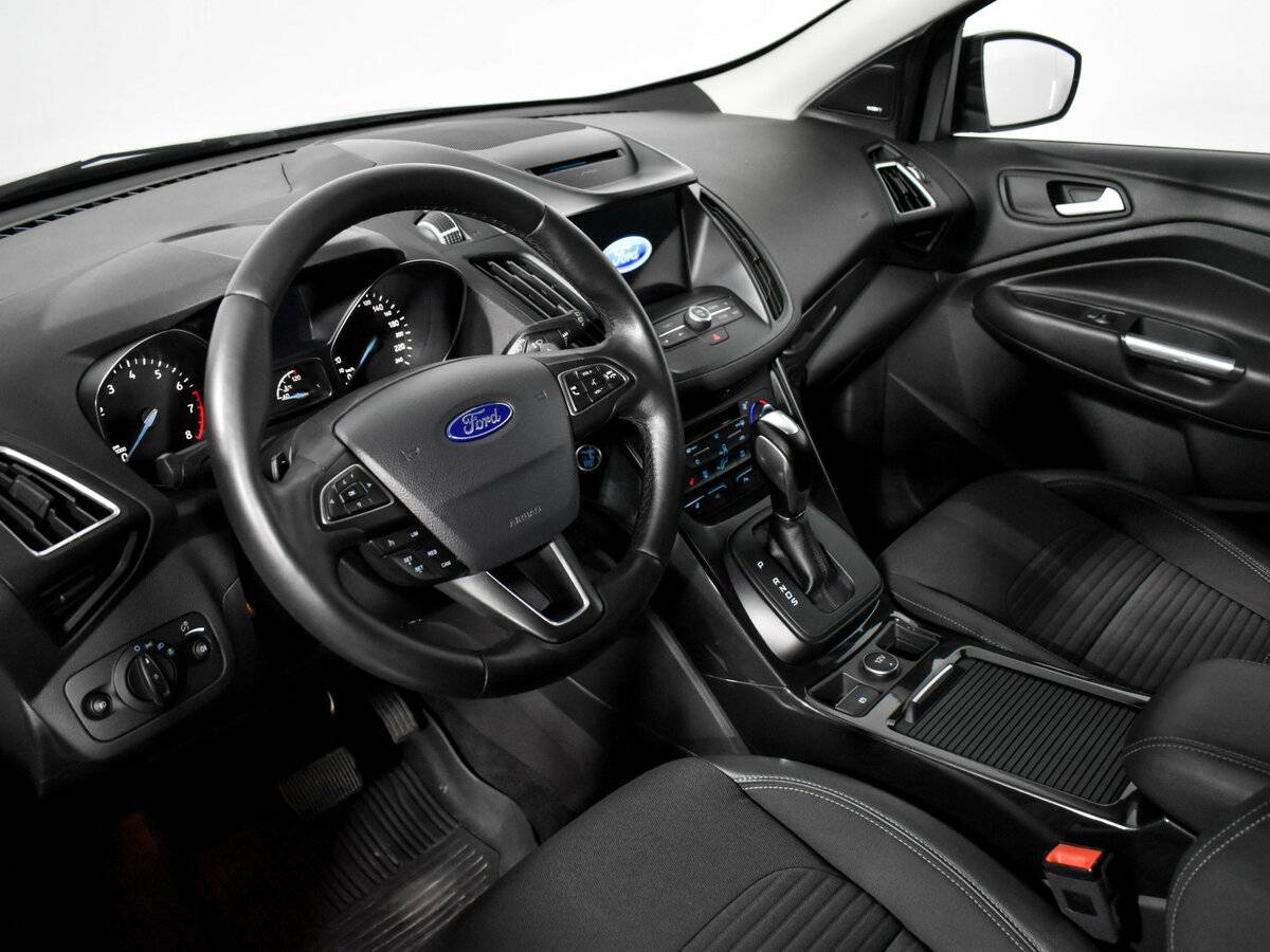 Купить Ford Kuga с пробегом. Фото: #7