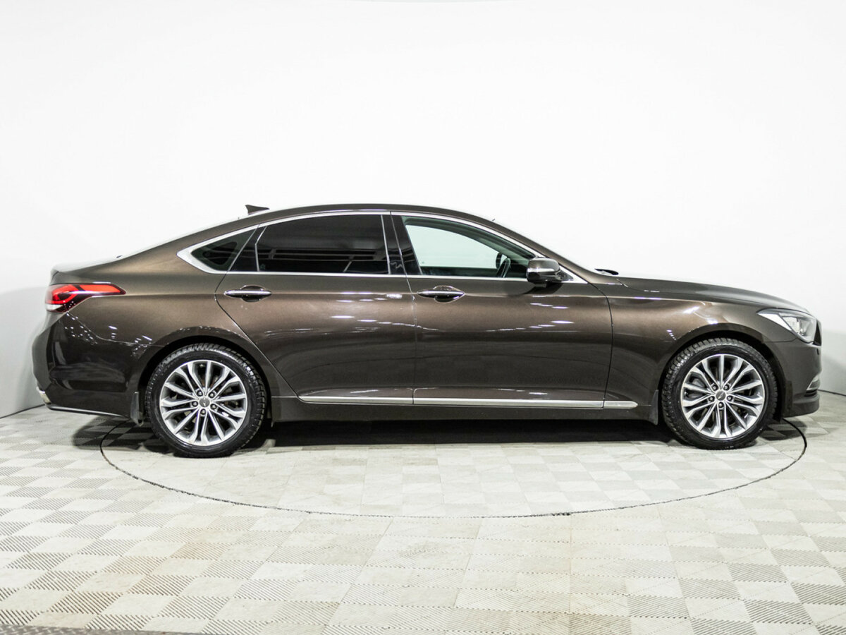 Купить Hyundai Genesis с пробегом. Фото: #3