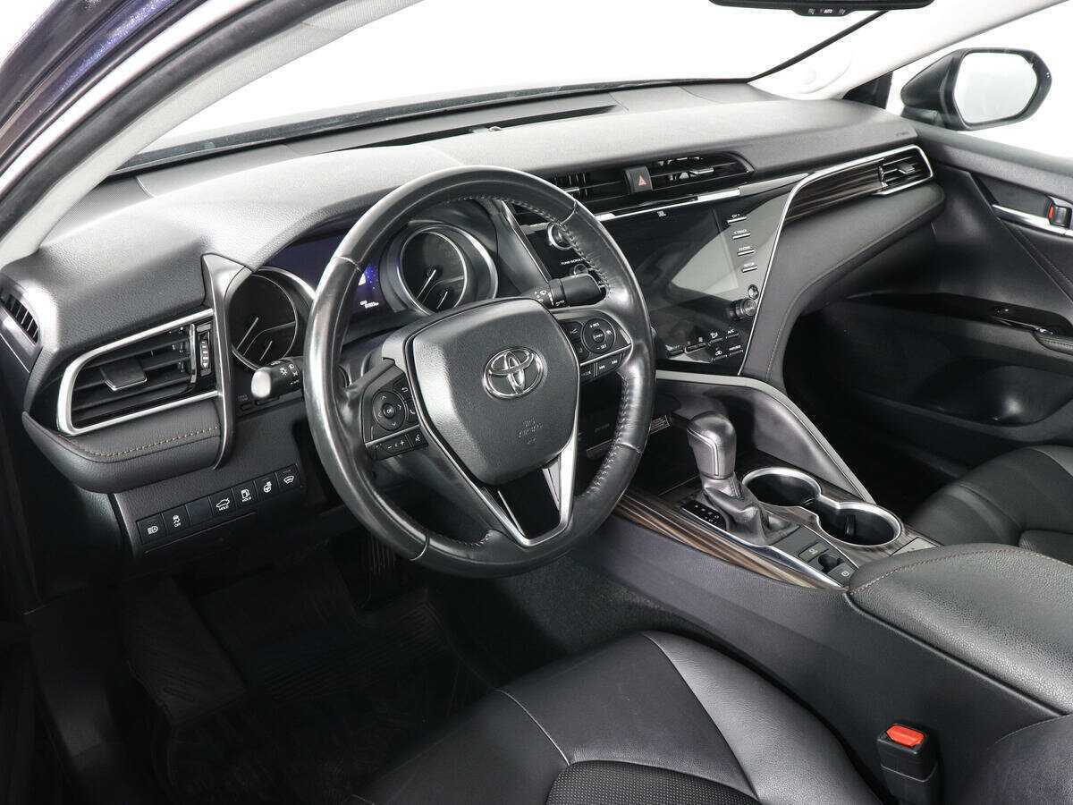Купить Toyota Camry с пробегом. Фото: #8