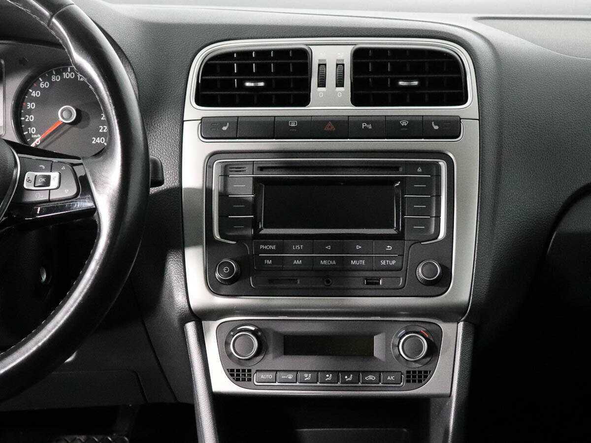 Купить Volkswagen Polo с пробегом. Фото: #13
