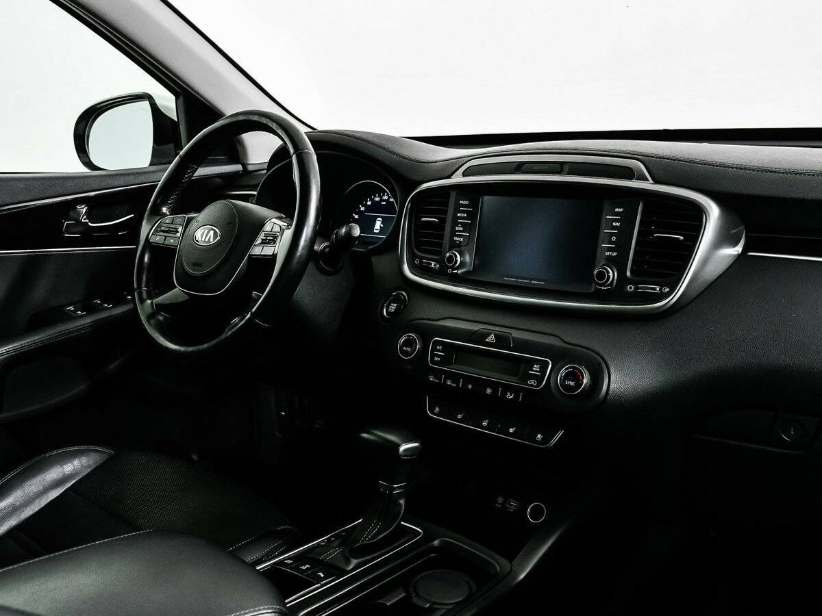 Купить Kia Sorento с пробегом. Фото: #8