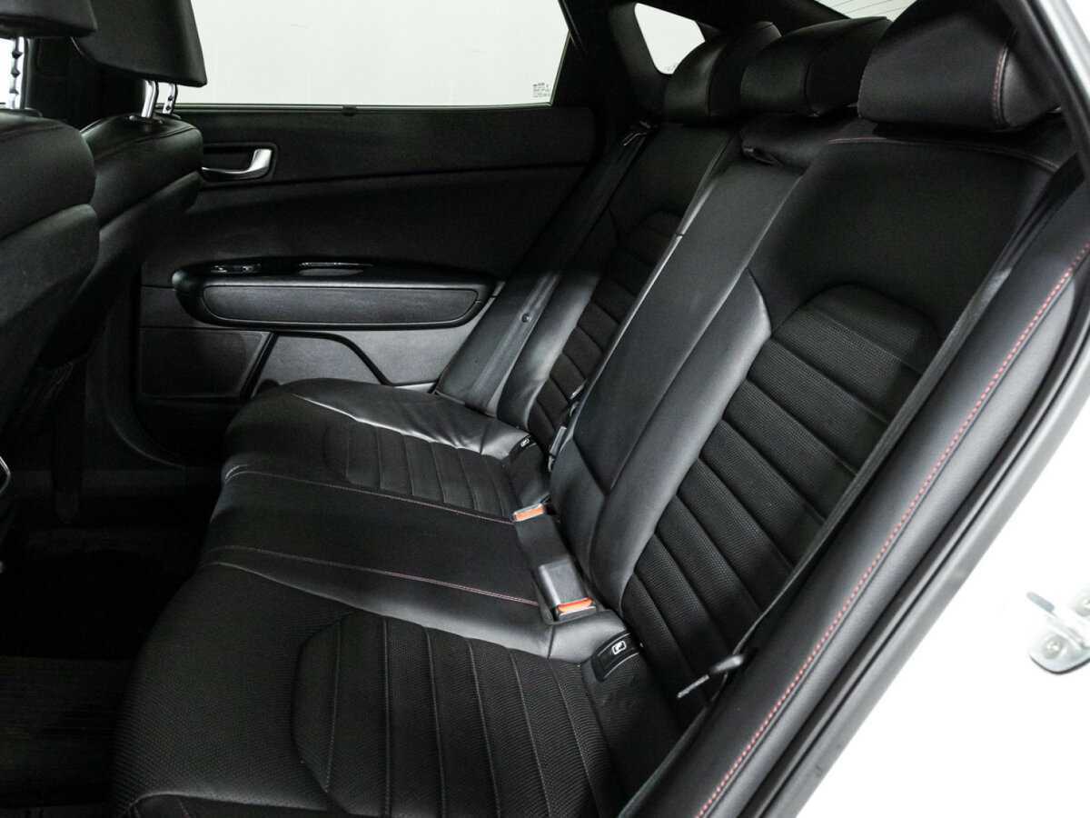 Купить Kia Optima с пробегом. Фото: #9