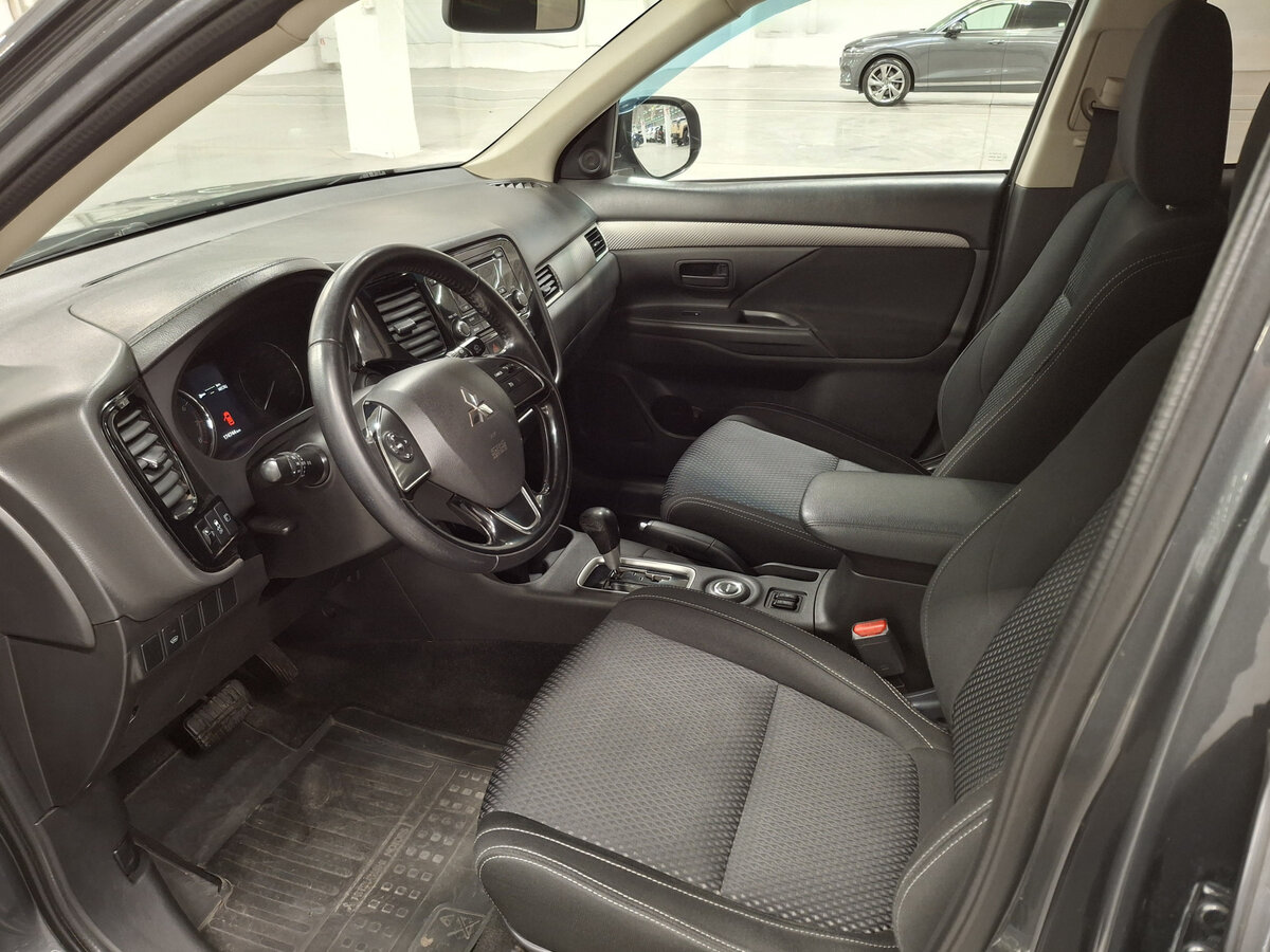 Купить Mitsubishi Outlander с пробегом. Фото: #15