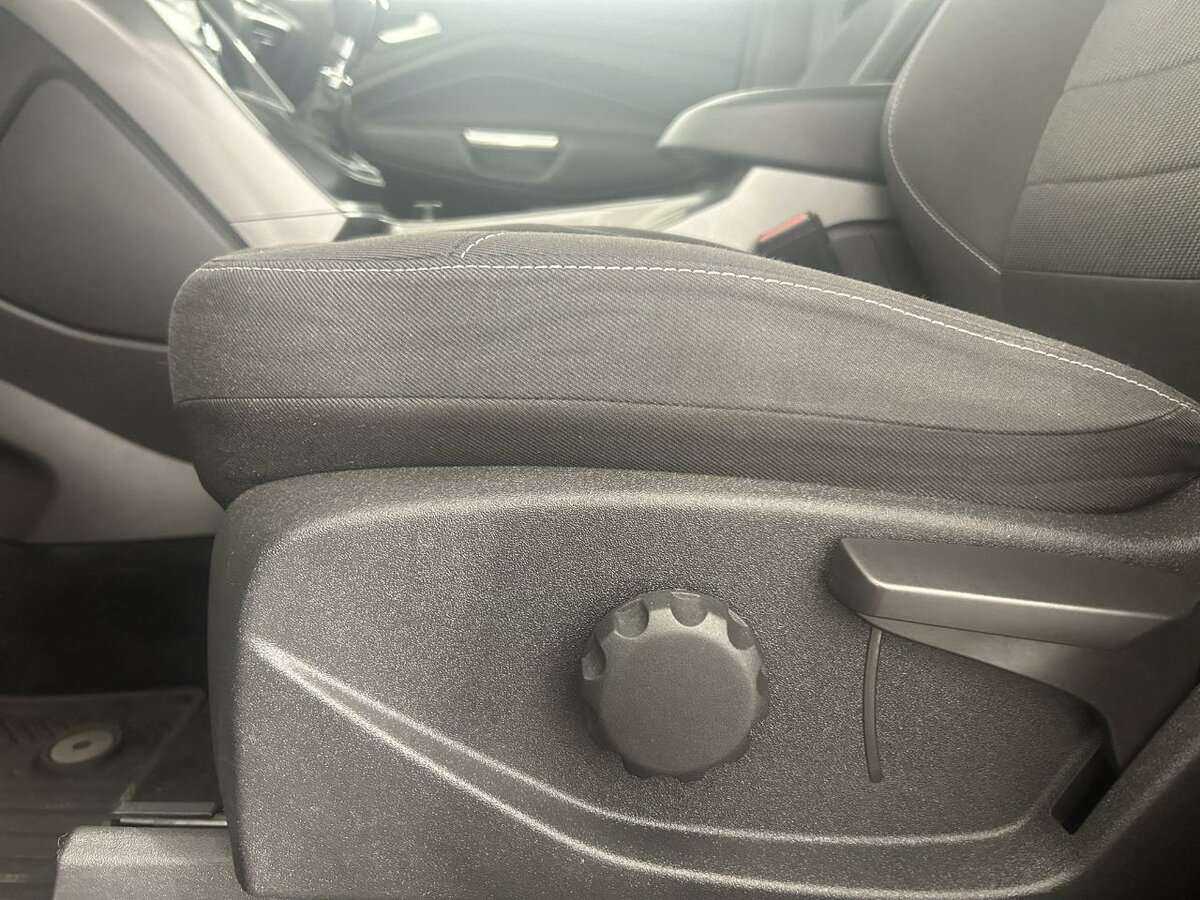 Купить Ford Kuga с пробегом. Фото: #9