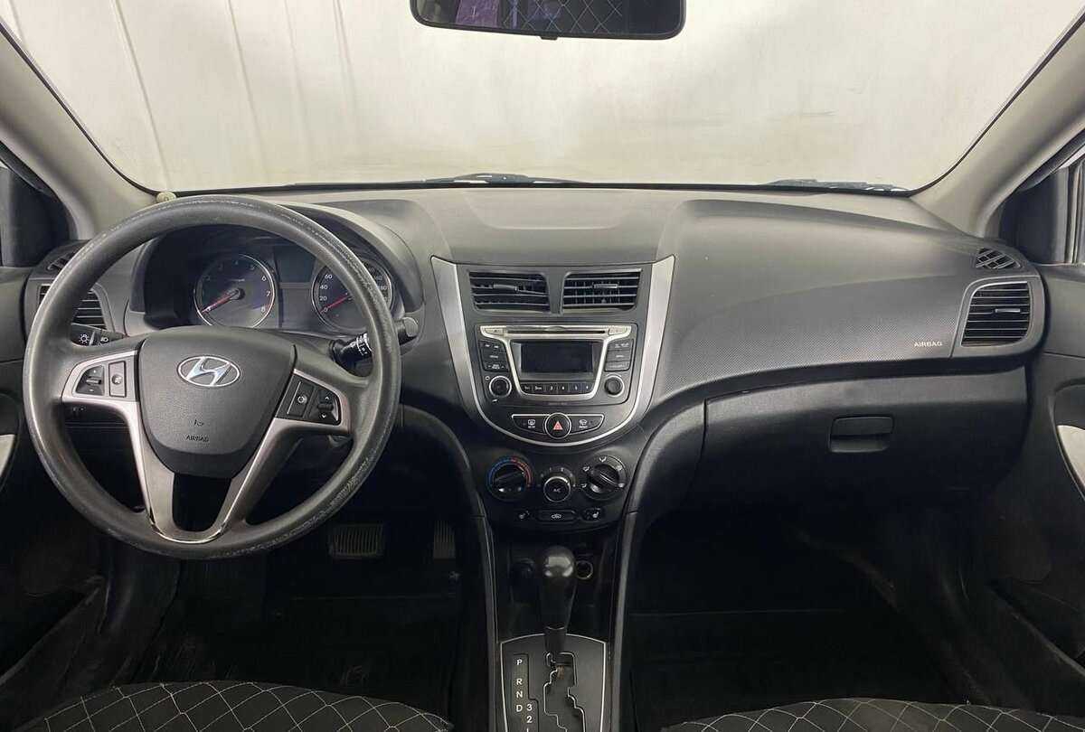 Купить Hyundai Solaris с пробегом. Фото: #10