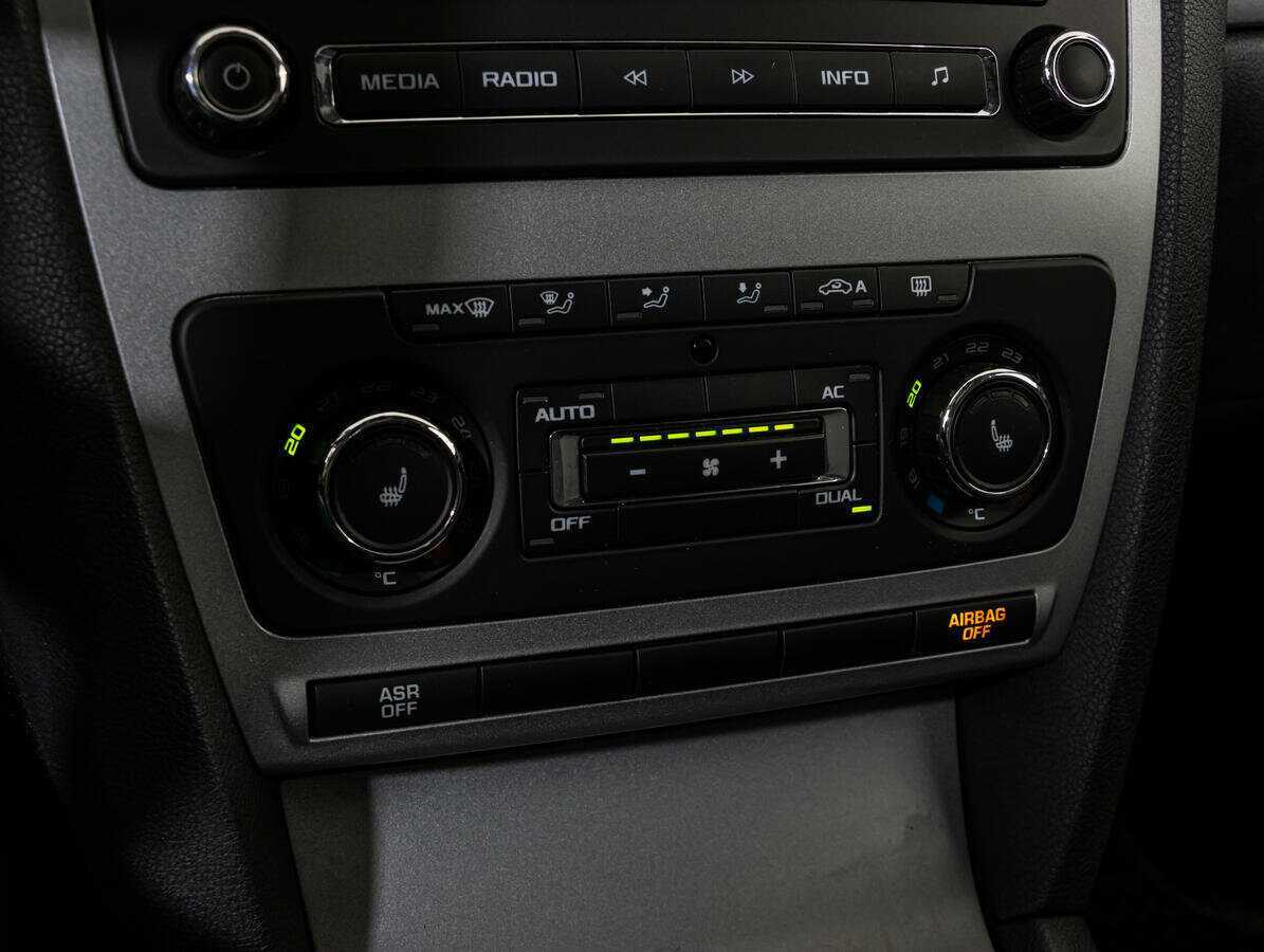 Купить Skoda Octavia с пробегом. Фото: #10