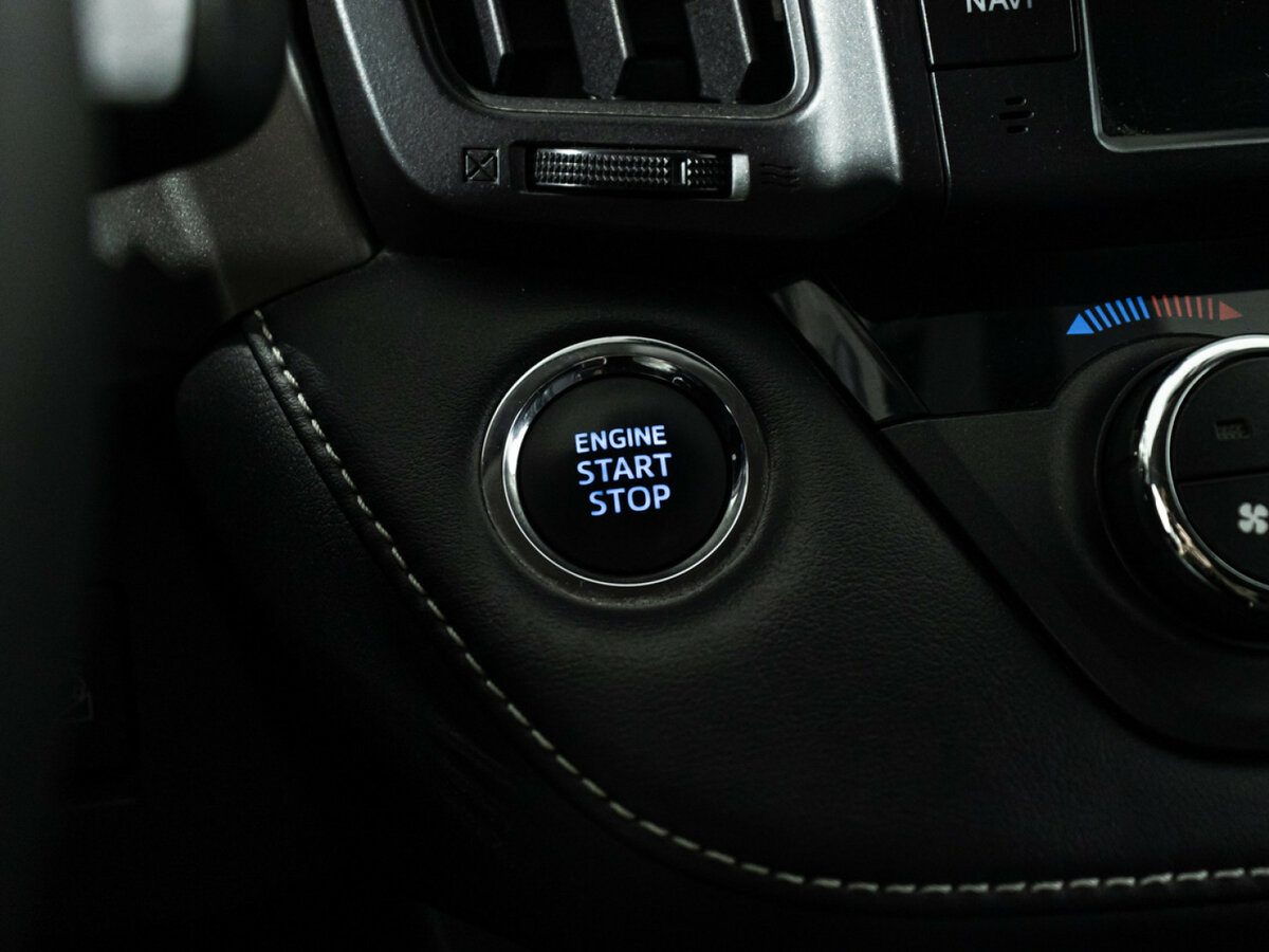 Купить Toyota RAV4 с пробегом. Фото: #20