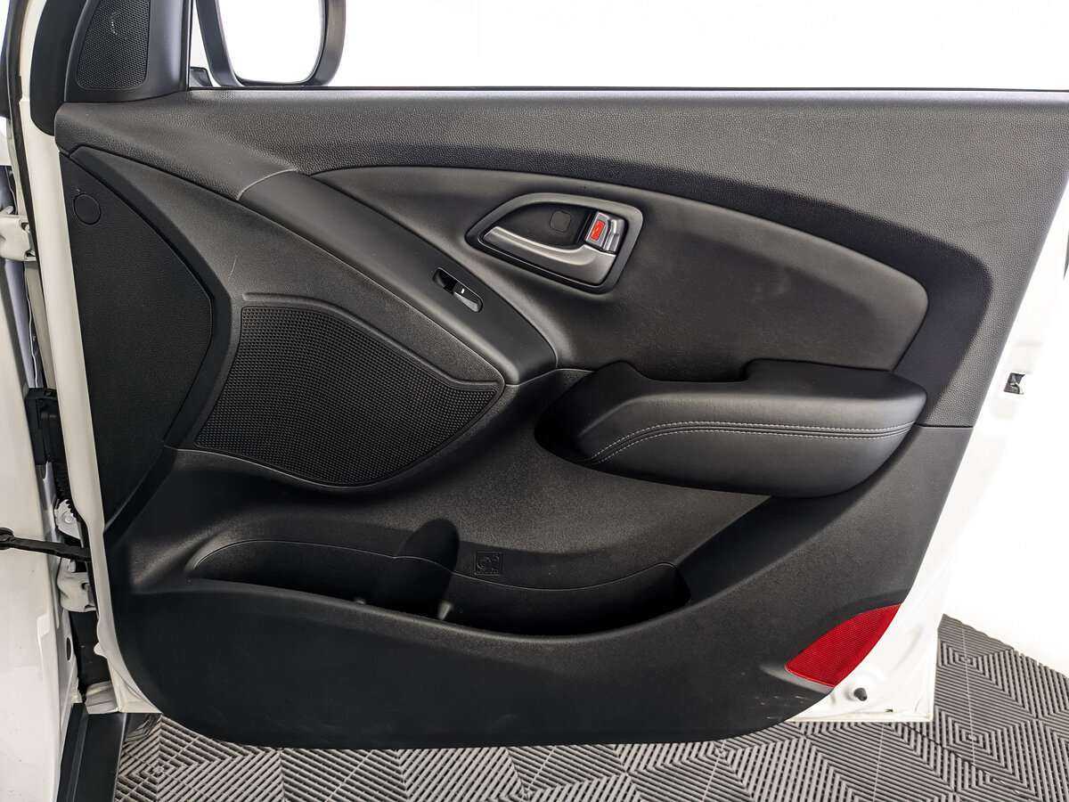 Купить Hyundai ix35 с пробегом. Фото: #24
