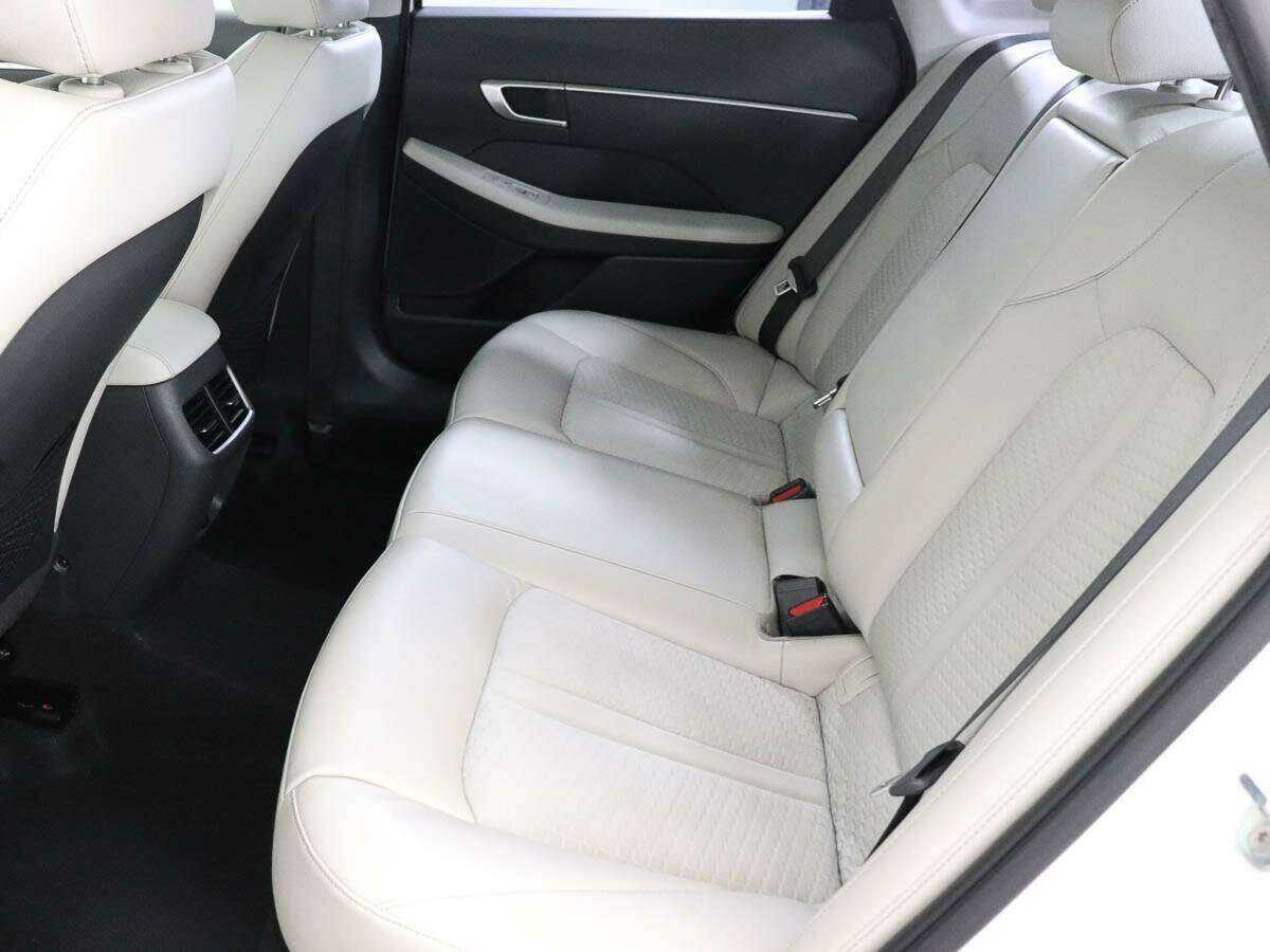 Купить Hyundai Sonata с пробегом. Фото: #8