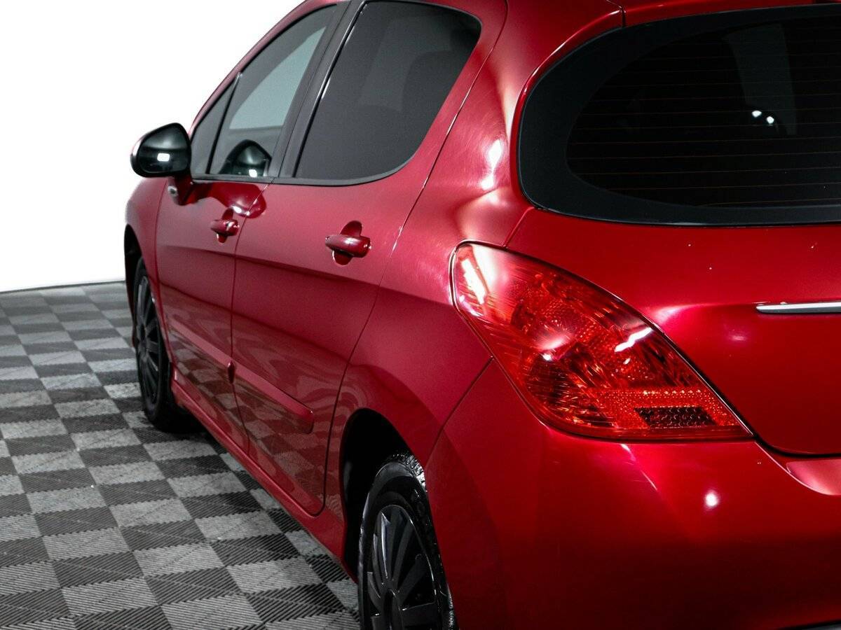 Купить Peugeot 308 с пробегом. Фото: #17