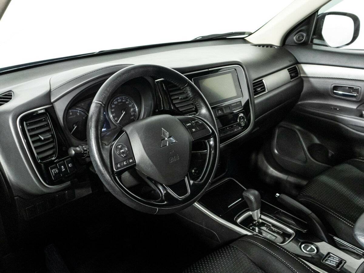 Купить Mitsubishi Outlander с пробегом. Фото: #10