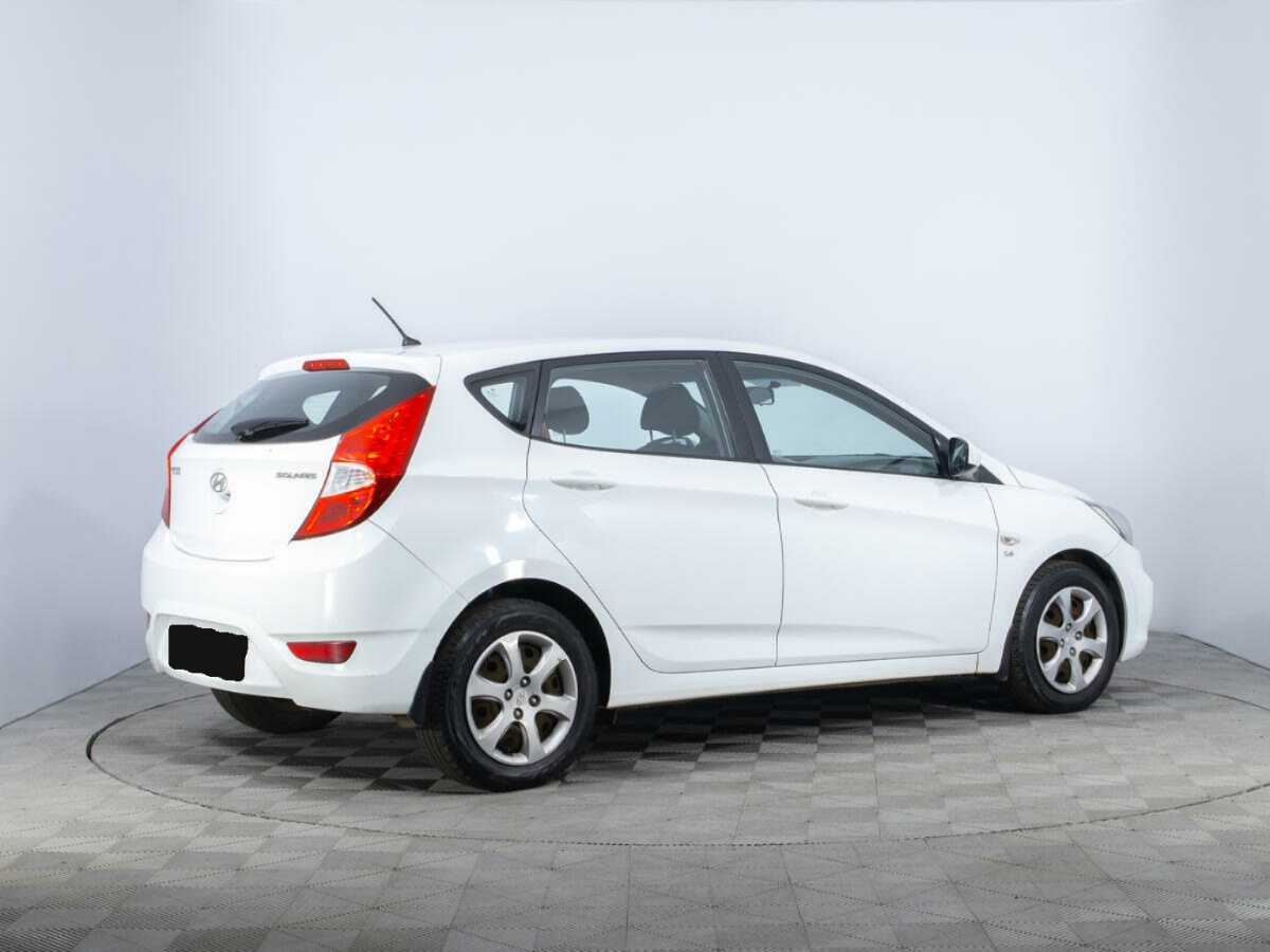 Купить Hyundai Solaris с пробегом. Фото: #4