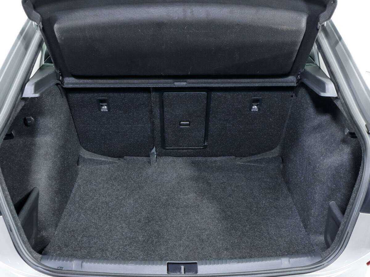 Купить Volkswagen Polo с пробегом. Фото: #13