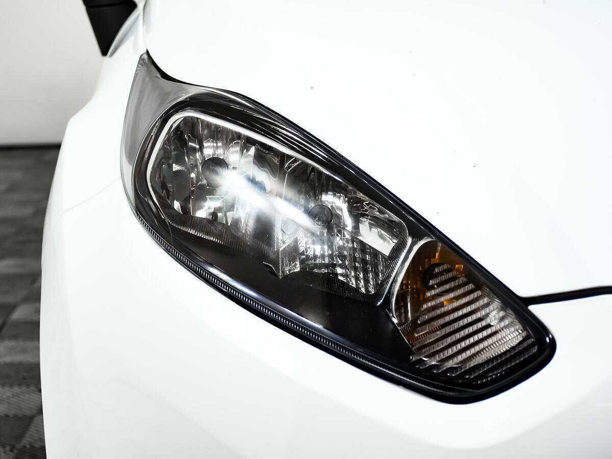 Купить Ford Fiesta с пробегом. Фото: #13