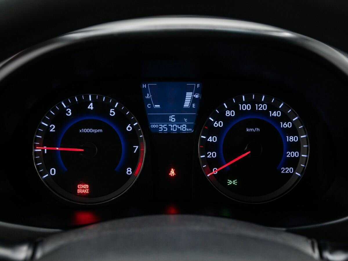 Купить Hyundai Solaris с пробегом. Фото: #18