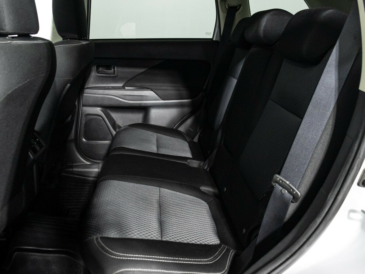 Купить Mitsubishi Outlander с пробегом. Фото: #9