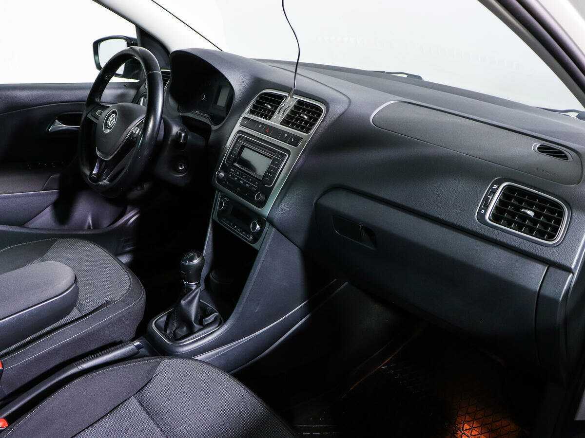 Купить Volkswagen Polo с пробегом. Фото: #6