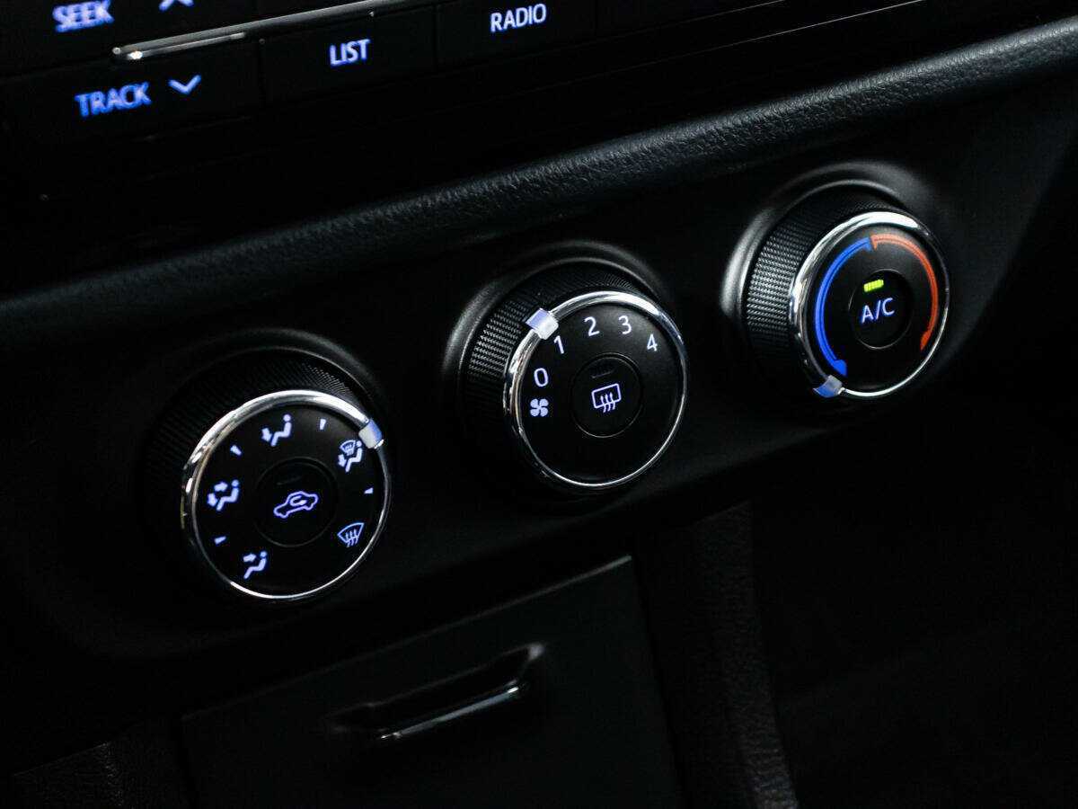 Купить Toyota Corolla с пробегом. Фото: #14