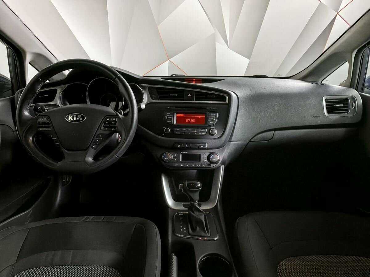 Купить Kia Ceed с пробегом. Фото: #9