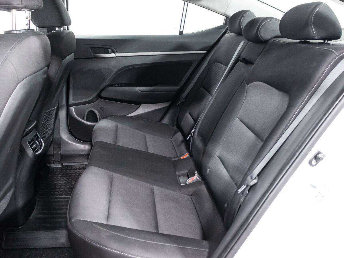 Купить Hyundai Elantra с пробегом. Фото: #9