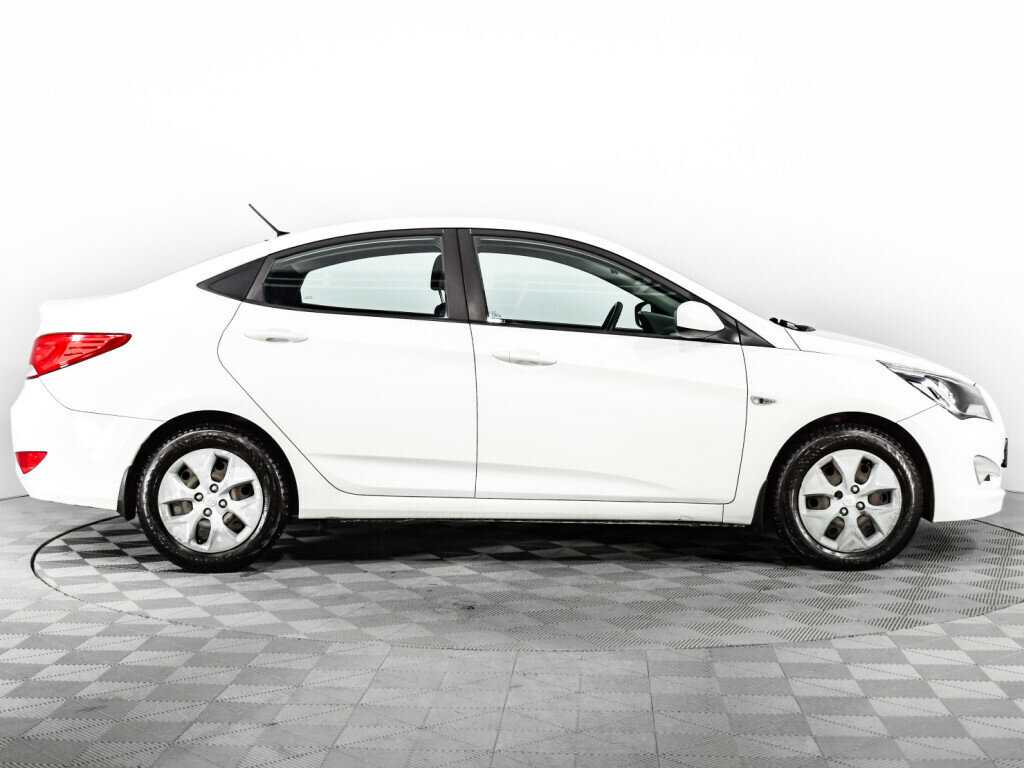 Купить Hyundai Solaris с пробегом. Фото: #3