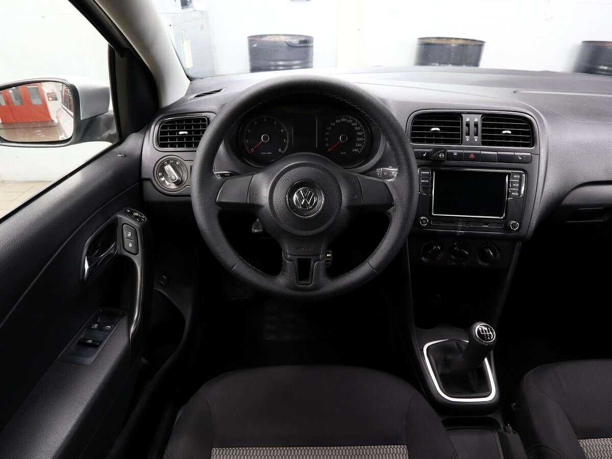 Купить Volkswagen Polo с пробегом. Фото: #16