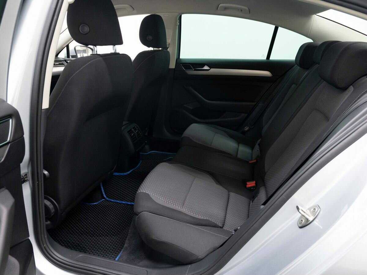 Купить Volkswagen Passat с пробегом. Фото: #22