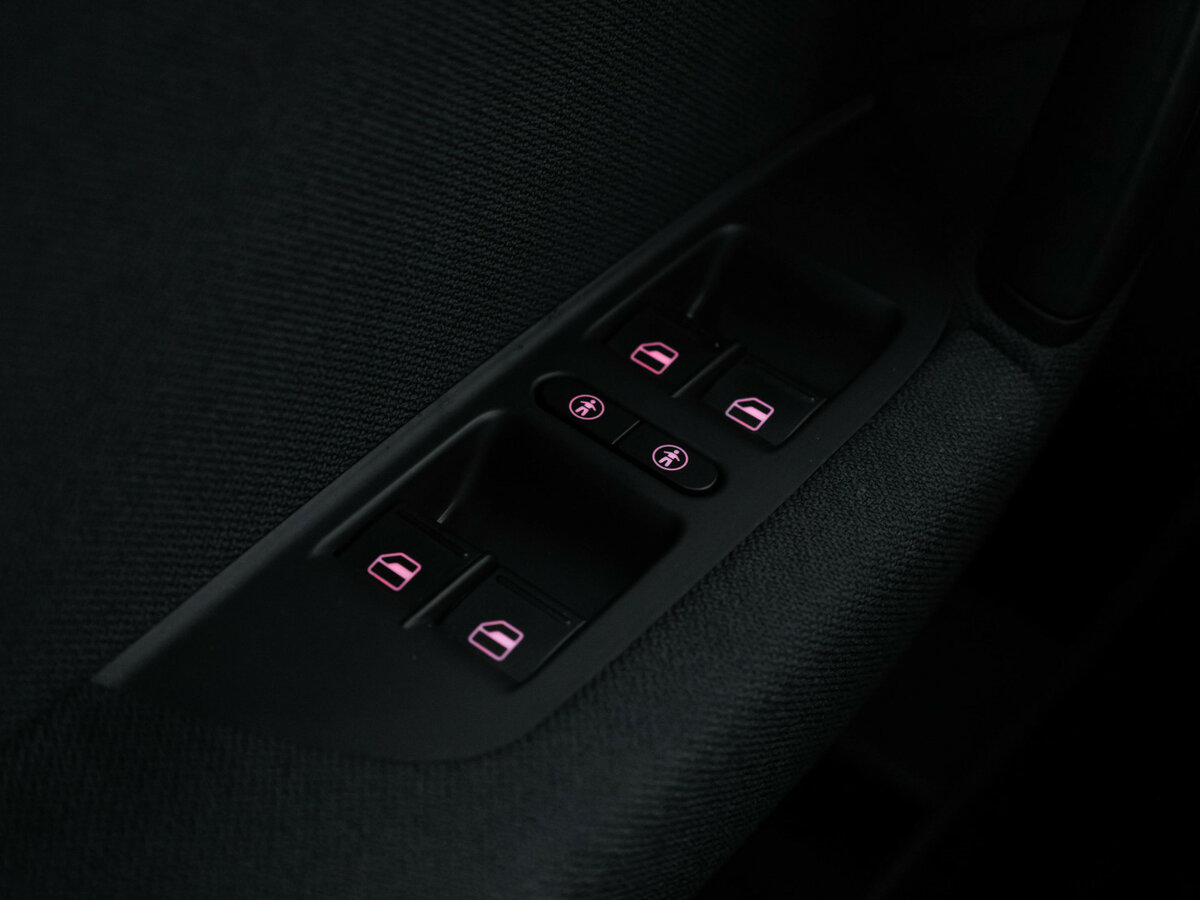 Купить Volkswagen Touareg с пробегом. Фото: #14