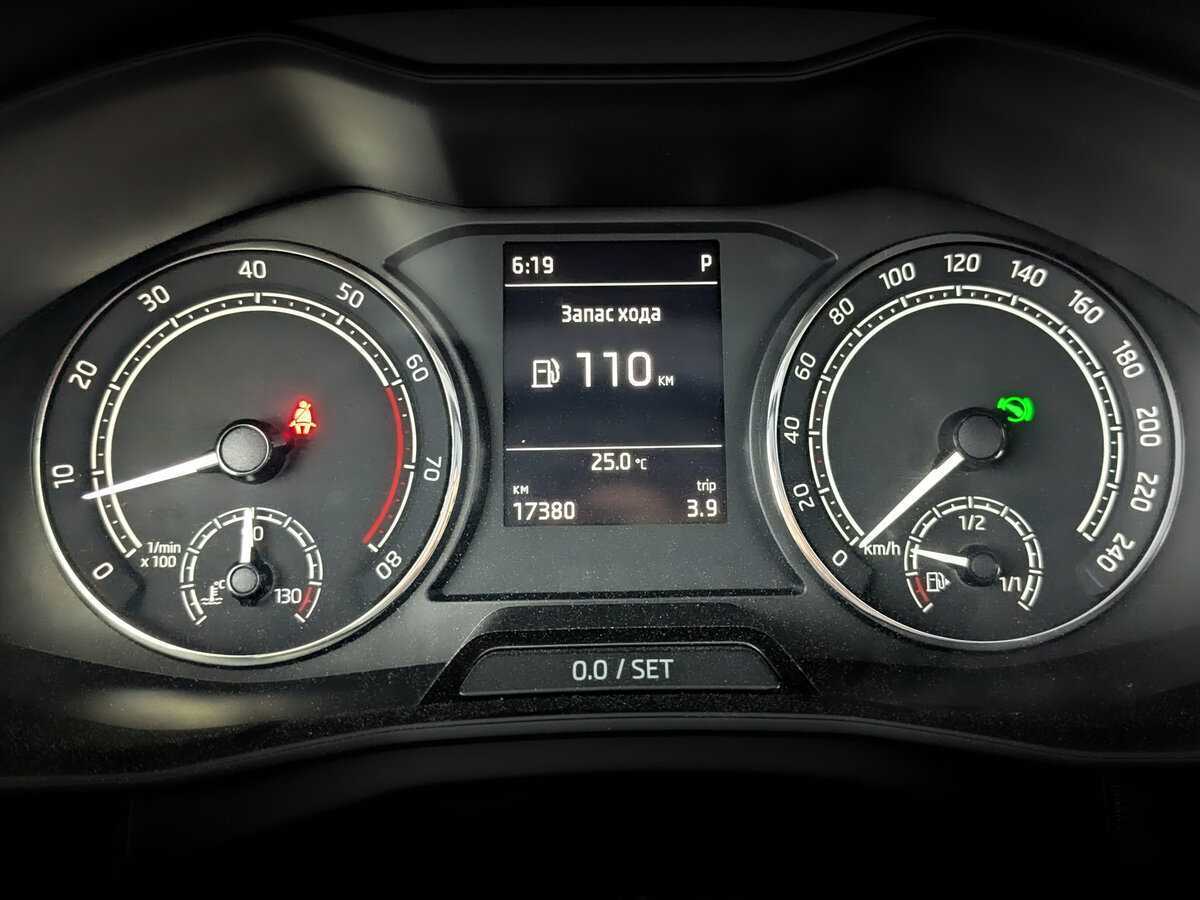 Купить Skoda Rapid с пробегом. Фото: #10