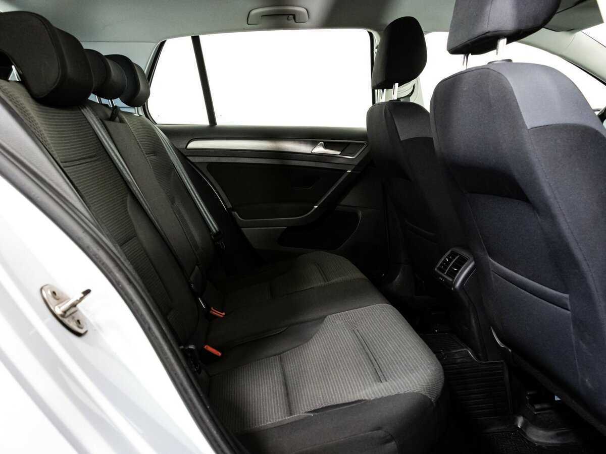 Купить Volkswagen Golf с пробегом. Фото: #12