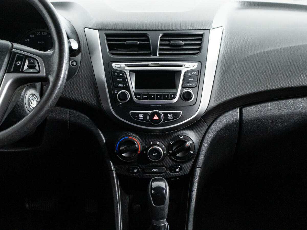 Купить Hyundai Solaris с пробегом. Фото: #13