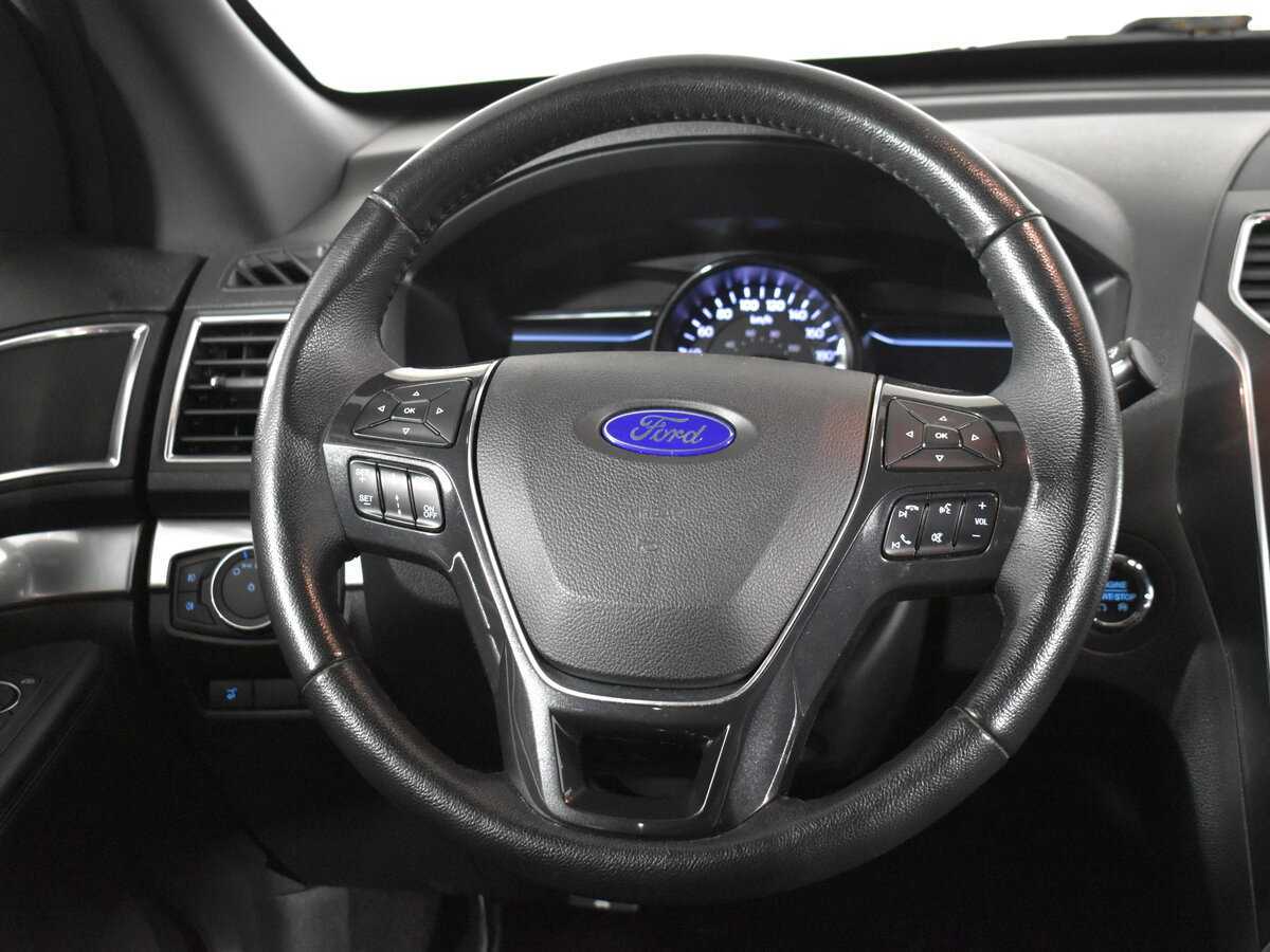 Купить Ford Explorer с пробегом. Фото: #13