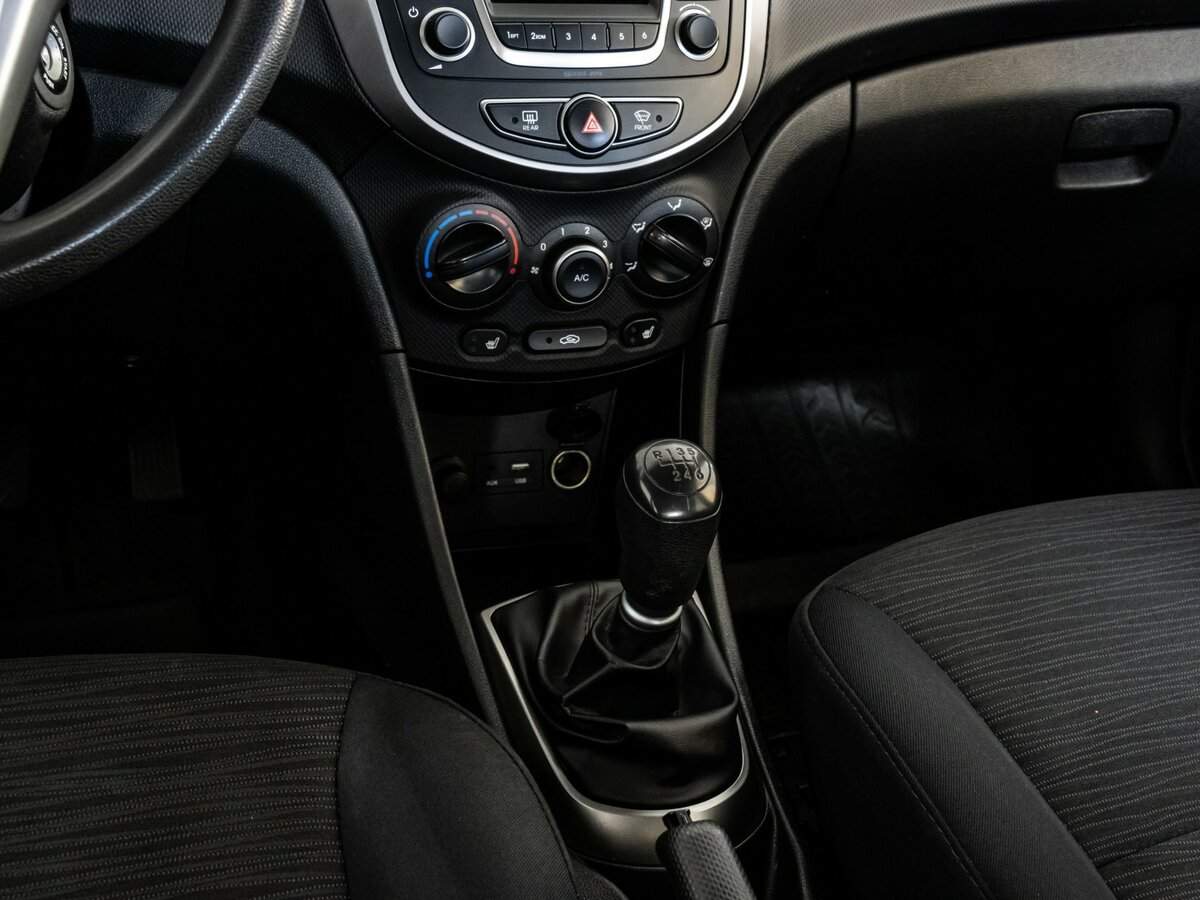 Купить Hyundai Solaris с пробегом. Фото: #9