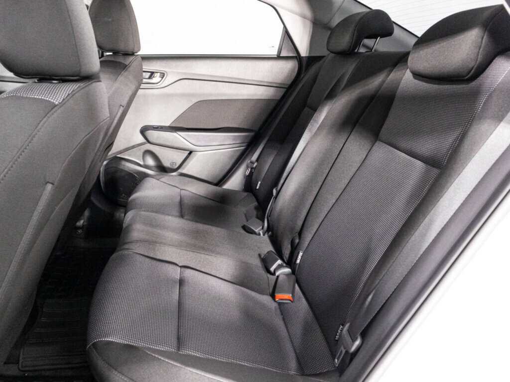 Купить Hyundai Solaris с пробегом. Фото: #9