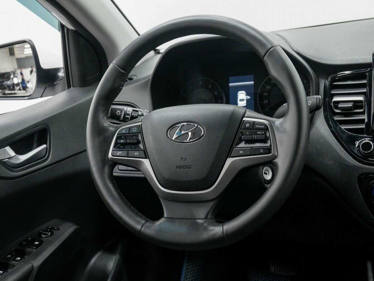 Купить Hyundai Solaris с пробегом. Фото: #11