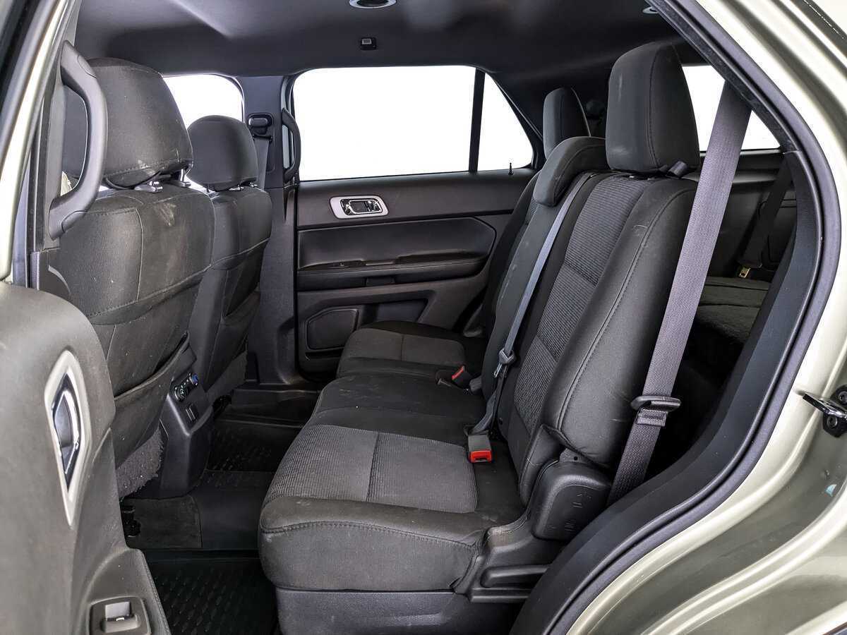 Купить Ford Explorer с пробегом. Фото: #15