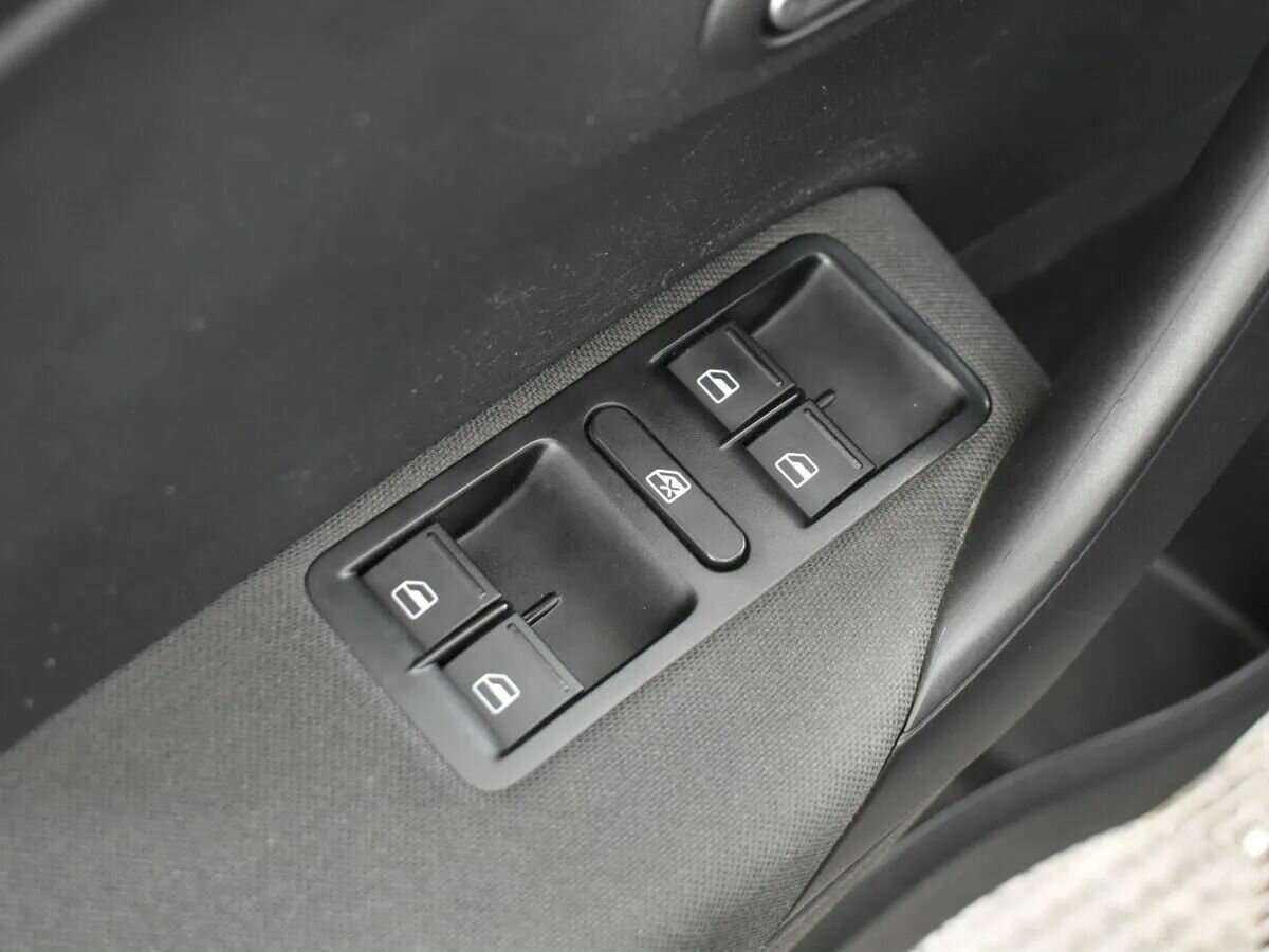 Купить Volkswagen Polo с пробегом. Фото: #7