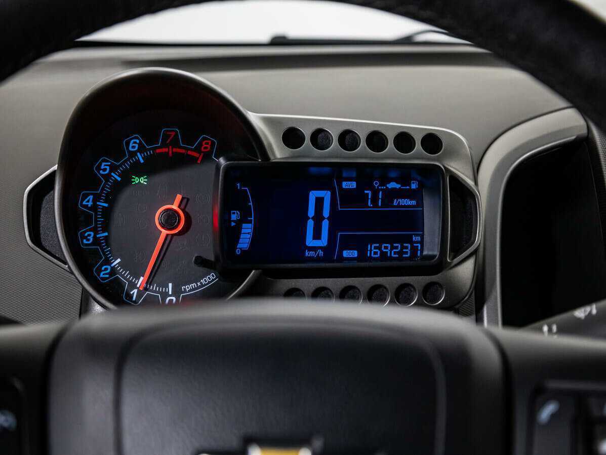 Купить Chevrolet Aveo с пробегом. Фото: #10