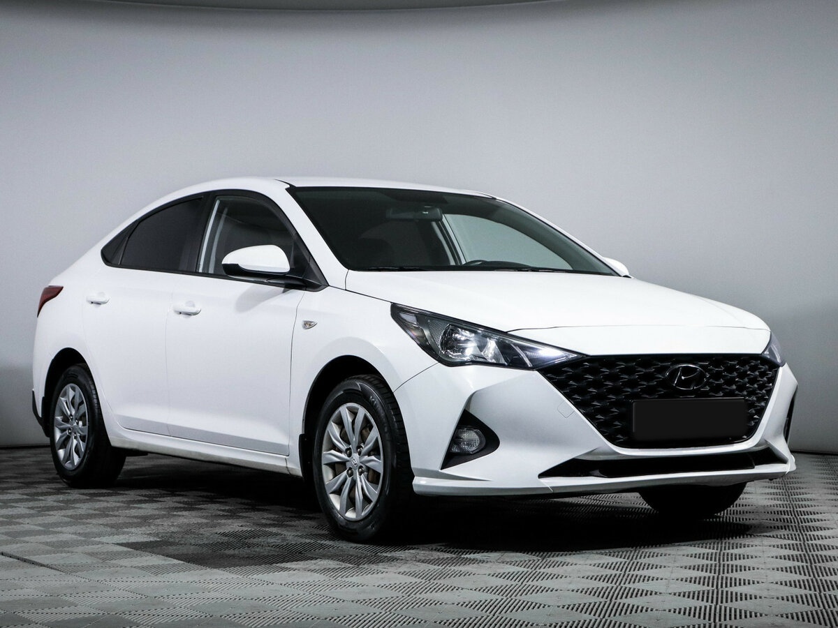 Купить Hyundai Solaris с пробегом. Фото: #2